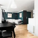 Bright & Renovated 3Bd For 8 Guests In Le Marais!
