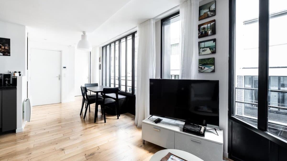 Bright & Renovated 3bd For 8 Guests In Le Marais! Parijs
